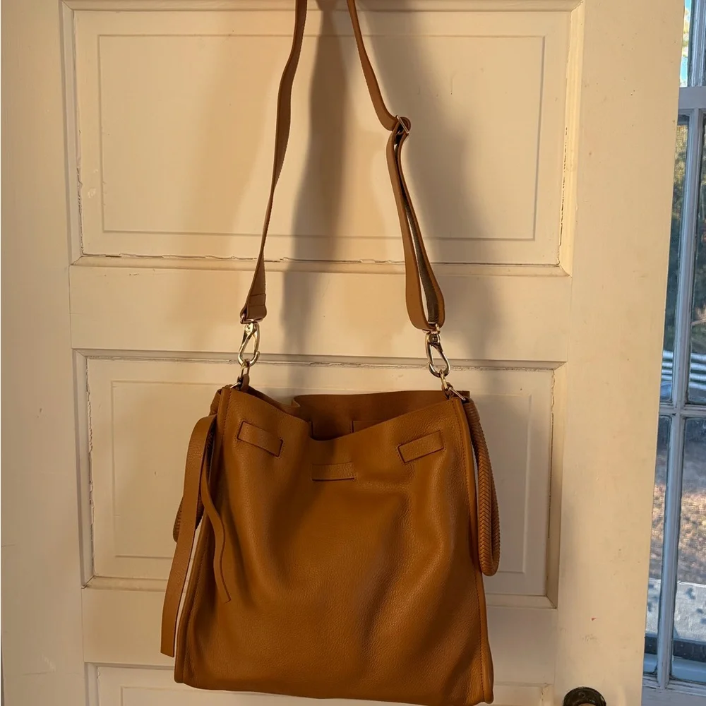 Tamara Mellon Vitello Kiss Bucket Bag - Picture 4 of 10